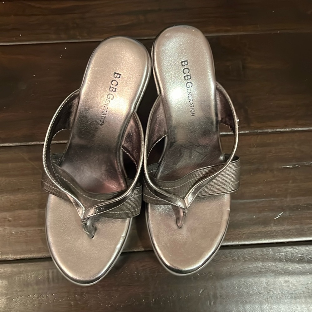 Bcbg sandals size 6